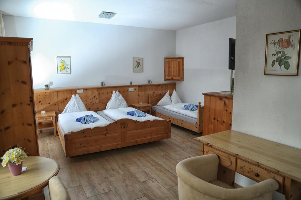 Gasthof Adler Frick Habitación foto